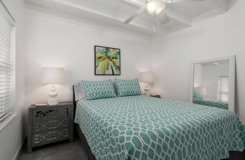 Ocean Ridge Resort | Ocean Ridge Boutique Apartment 14 with a large pool 200m from the beach