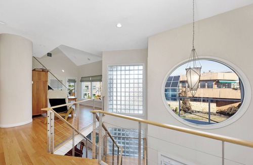 Lido Beach Villa | Ocean view Spacious 5-bedroom villa with heated pool jacuzzi & private beach