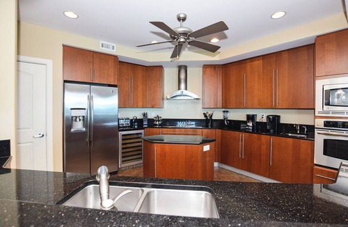 Daytona Beach Condo | Ocean Vistas 1009 Oceanfront 3BD/3BA Condo with huge SE balcony.