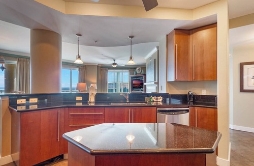 Daytona Beach Condo | Ocean Vistas 1009 Oceanfront 3BD/3BA Condo with huge SE balcony.