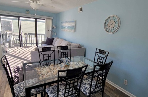 Ocean Isle Beach Condo | Oceanfront Complex with Ocean Views.