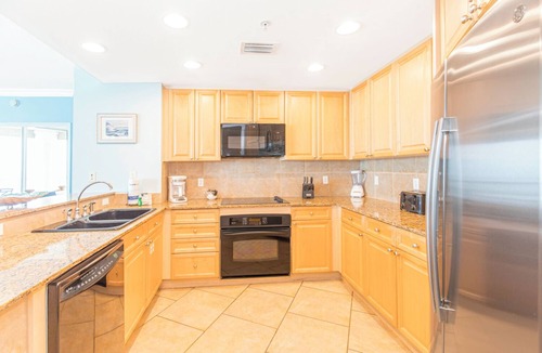 Pensacola Beach Condo | Oceanfront Tower 3 Gulf & Bay View 3-Bedroom 18th Floor Condo in Pensacola Beach