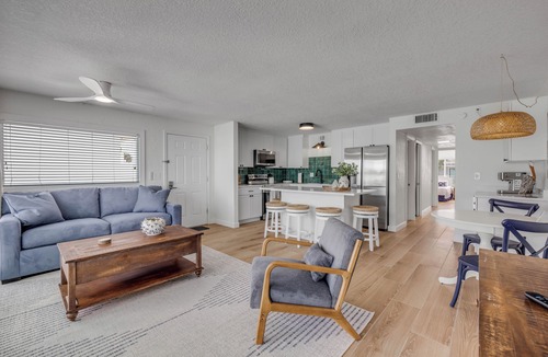 New Smyrna Beach Condo | Oceanview Getaway - 2/2 Condo Unit 6 - Steps from the Sand!