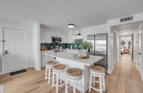 New Smyrna Beach Condo | Oceanview Getaway - 2/2 Condo Unit 6 - Steps from the Sand!