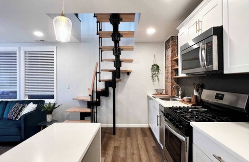 Verona Apartment | Off Street Reserved Parking, Full Kitchen, Newly Renovated