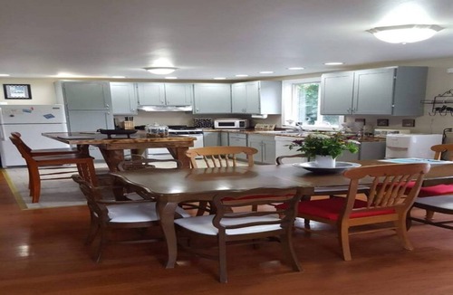 Susquehanna House | Olivia House is a old farm house that has been updated!