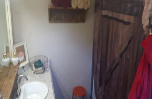 Susquehanna House | Olivia House is a old farm house that has been updated!
