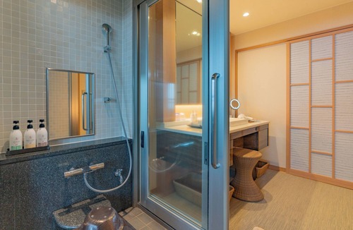 Yawatano House | Omuro no Mori Gyokusui - 13 years or older -
