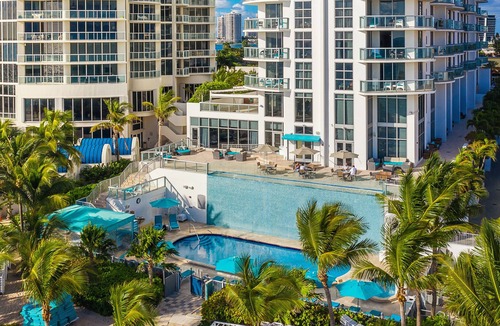 Sunny Isles Beach Resort | On the Ocean - Marenas Ocean View Apartment
