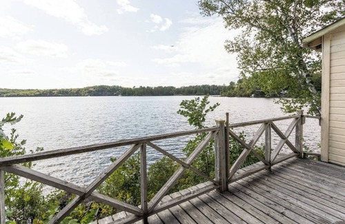 Burk's Falls Cottage | On the waters edge of Lake Cecebe Tranquility above Muskoka at Rockwynn Cottages