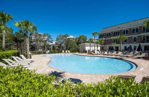 Seacrest Beach Condo | One Bedroom, 620 Sq Ft, Seacrest Beach, Free Bikes