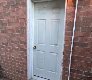 Churchill Meadows House | One Bedroom Basement Appartment