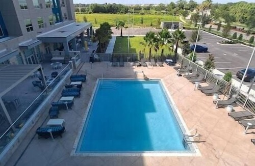 Airport North Apartment | One Bedroom Suite Near Hooters ORL