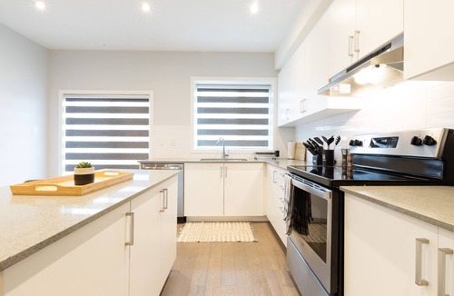 Downsview House | ONE Of A KIND HOME 4,000 S.Q. FT/4 BDRM & 3.5 BATH