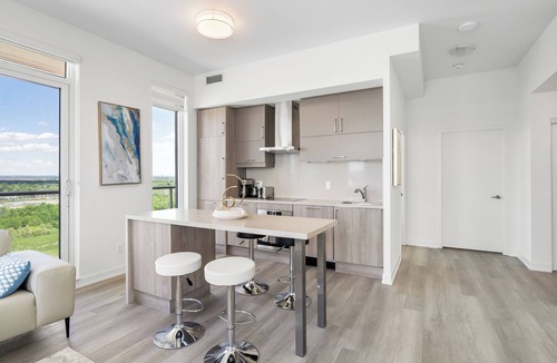 Markham Apartment | One of a Kind Penthouse in Markham