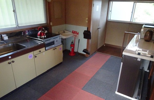 Kawana Apartment | One old house rental ministry connecting the blue sea and travelers with travel posts (max. 8 people)