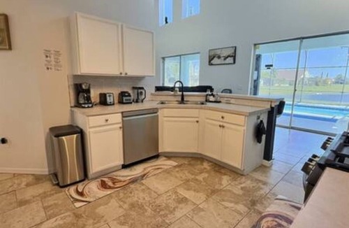 Crescent Lakes House | One-Story Retreat · Heated Pool Orlando