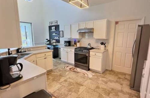 Crescent Lakes House | One-Story Retreat · Heated Pool Orlando