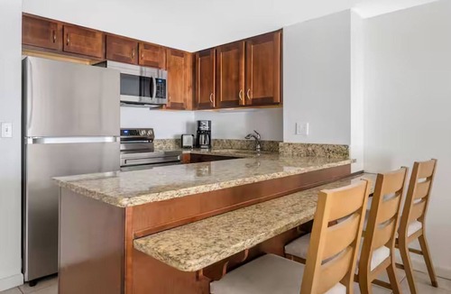 Daytona Beach Hotel | One Suite w/Balcony | Outdoor Pool Access | Tiki Bar | Free Parking