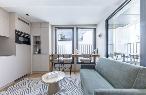 Chaussee-d'Antin Apartment | Opera - 2 Bdr/2 living rooms connecting apart.