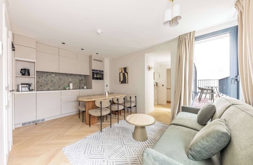 Chaussee-d'Antin Apartment | Opera - Two Bedroom Balcony