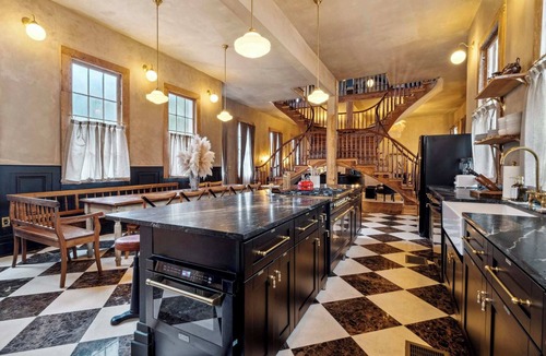 Faubourg Lafayette Villa | Opulent Art Deco Villa w Pool & Hot Tub 5bd|6.5ba