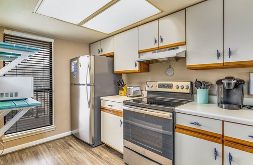 Orange Beach East Condo | Orange Beach Bayfront Condo - Boat Slips - 2 Pools - Bay Views - 2BR Sleeps 6