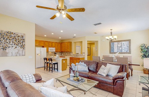 Watersong House | Orange Blossom Hideaway | House in Davenport with a pool and pool spa