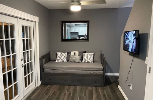 Plymouth House | Orlando area attractions cozy complete studio