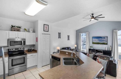 Tuscan Ridge House | Orlando Oasis Family Paradise 5BR, Pool/Spa,2 Masters Near Disney & Universal