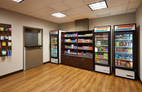 Airport North House | Orlando suites with an MCO airport shuttle !