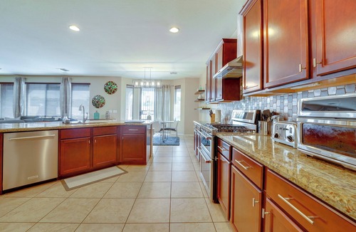 Laveen Village House | Outdoor Kitchen + Patio: Upscale Home Near Phoenix
