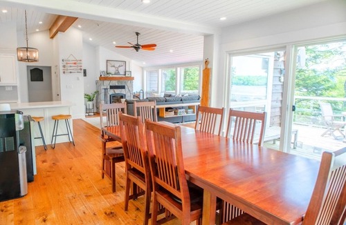 Bala Cottage | OvertheMoon-New Reno, Sauna, Kayak, Firepit, Dock