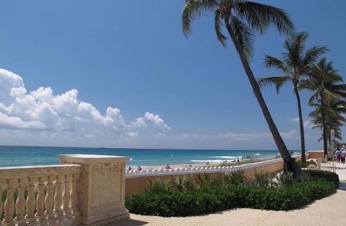 Palm Beach - West Palm Beach Condo | Palm Beach Island Pool Studio 3 Blocks to Beach!