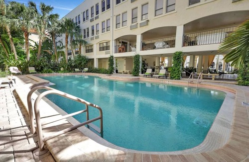 Palm Beach - West Palm Beach Condo | Palm Beach Island Pool Studio 3 Blocks to Beach!