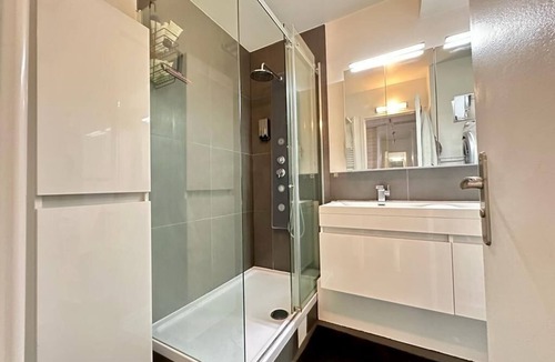 Quartier de la Roquette Apartment | Paris Centre .appartement Familial Calme et Ensoleillé