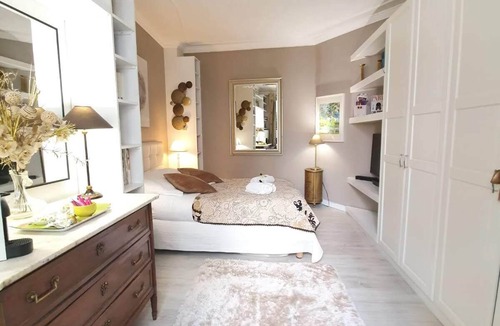 Paris City Center Apartment | Paris Chatelet, Modular Hausmannian Large Apartment Big modular Flat