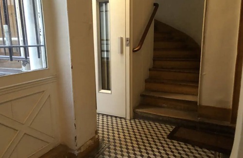 10th Arrondissement Apartment | Paris Gare Nord Canal St Martin