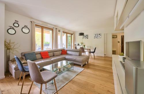 Puteaux Apartment | Paris La Défense Apartment