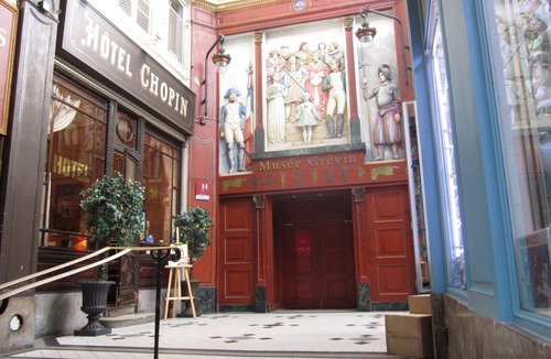 Vivienne Apartment | PARIS ON FOOT,TOURISTIC AREA .WITH LIFT , WIFI , AC