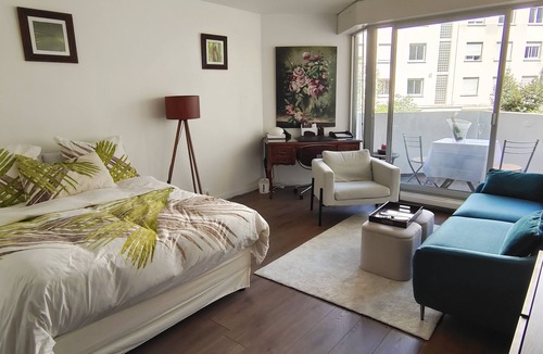 Auteuil Apartment | Paris - Porte D'auteuil : Grand Studio Avec Balcon