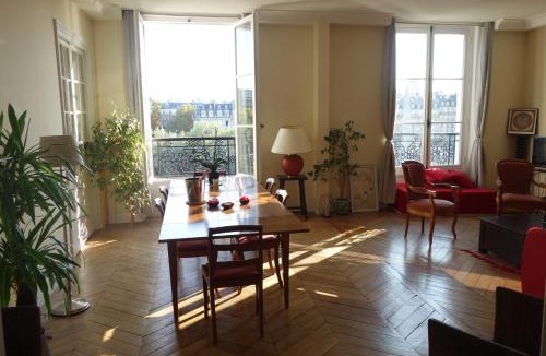 Les Iles Apartment | Paris-sur-seine-chez-caroline