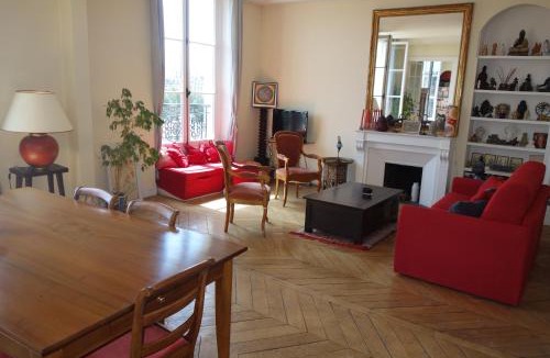 Les Iles Apartment | Paris-sur-seine-chez-caroline
