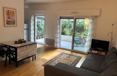 Quartier Saint-Georges Apartment | Paris Xviii Place Clichy Appartement 2 Pieces Avec Pkg. Au Pied de Montmartre