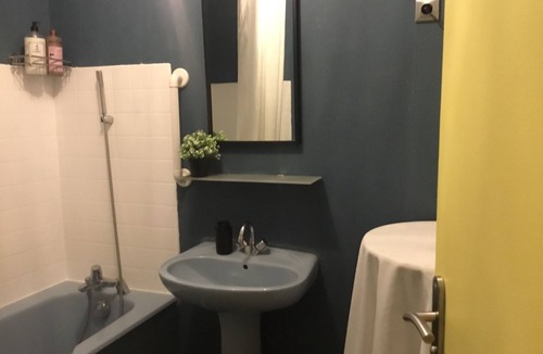 Cite Paul Eluard Apartment | Parisian dorm shared room [ Just for sleep daily from 20h to 10h ]