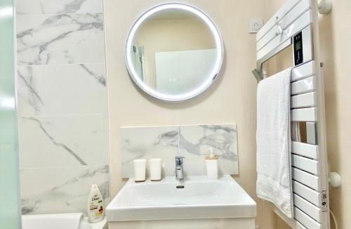 Montevrain Apartment | Parisian escape near Disney - Liz Appart