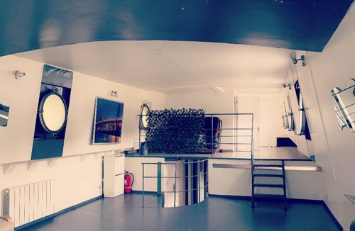 L'Ile-Saint-Denis Boat Rental | Parisian paradise