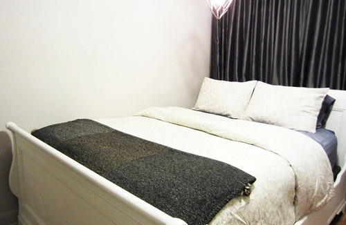 Parkdale Hotel | Parkdale Pad nA close walk to BudStage & the Waterfront.nPet friendly!