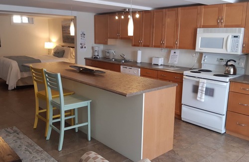 Barrie Apartment | Parkside House
