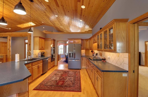 Sierra Pines Cottage | Patio & Forest View: Peaceful Show Low Home